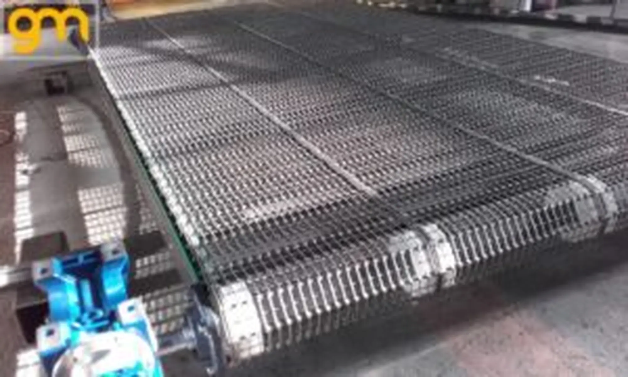 bang-tai-luoi-inox